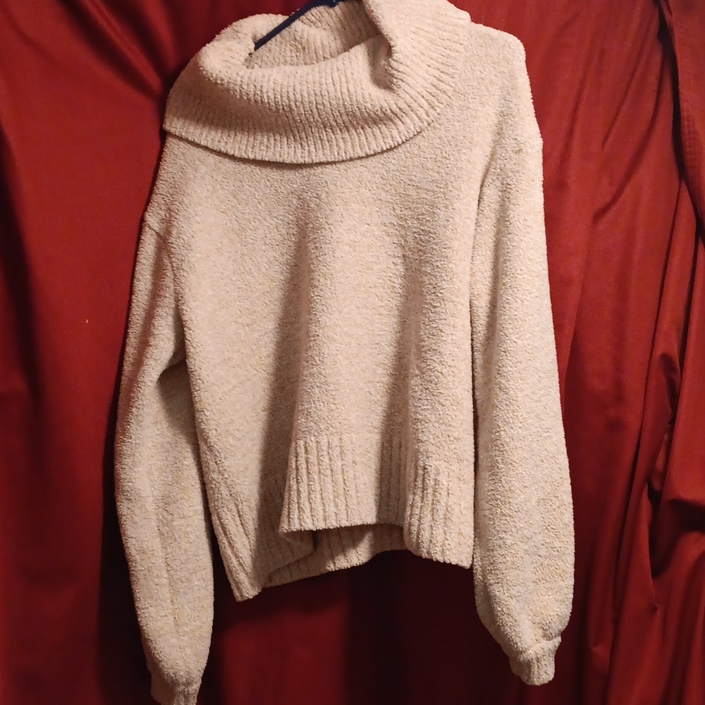 Jessica Simpson sweater